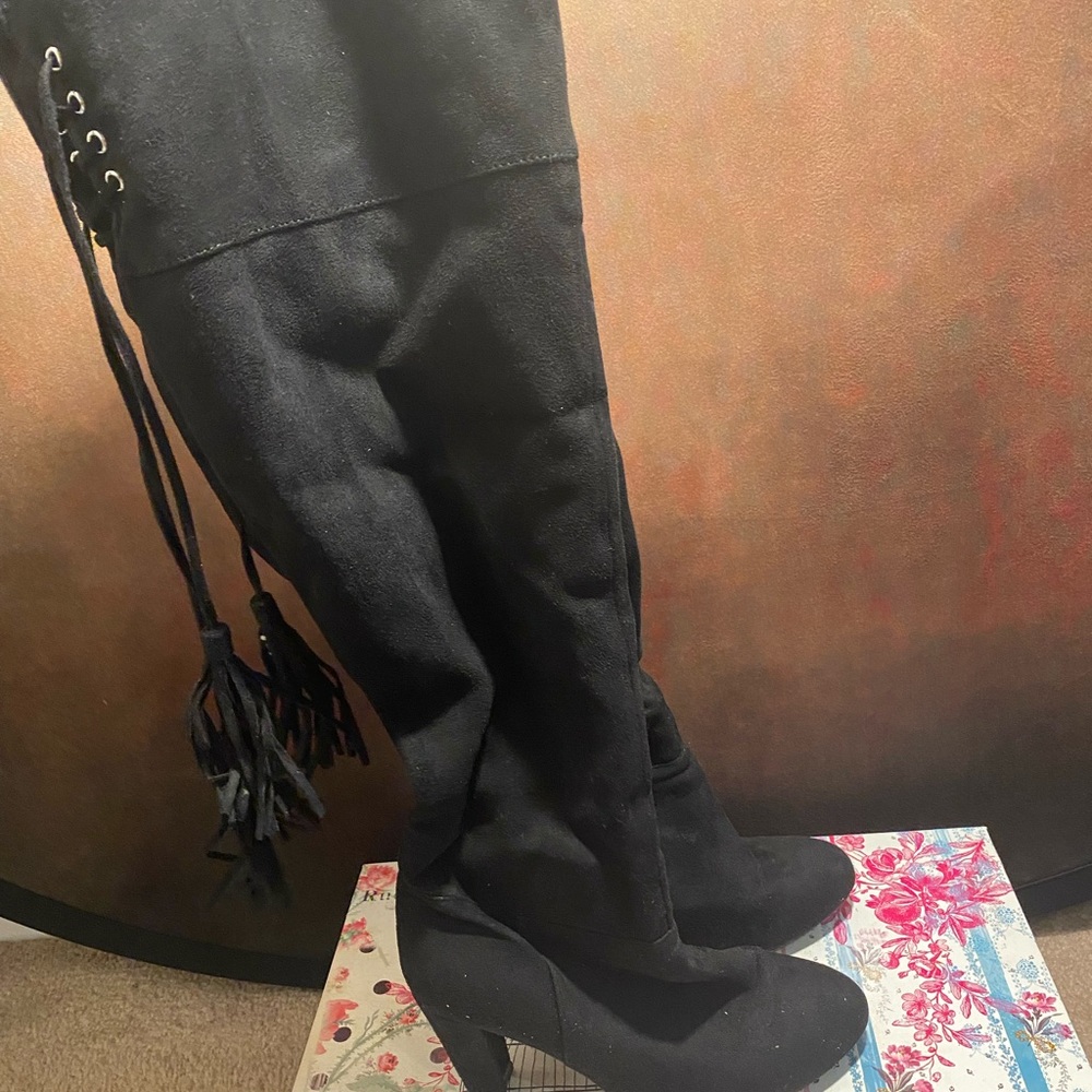 Black suede Knee high boots